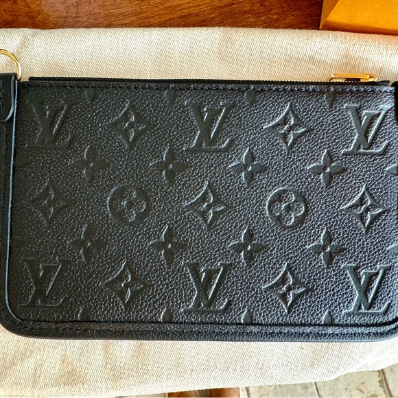 Louis Vuitton CarryAll PM Pouch Noir - Picture 3 of 3